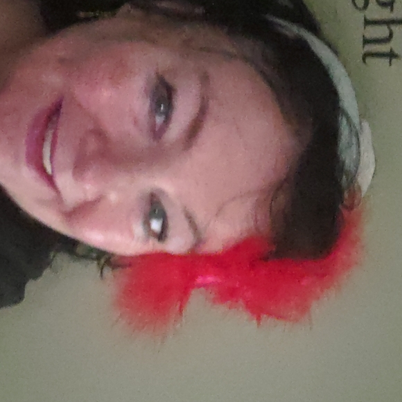 ❤️ White Headband Red Feather Rose Fascinator FREE With Any Bundle - Picture 4 of 12